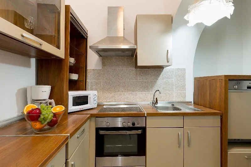 Grand Budapest Apartments 4*,